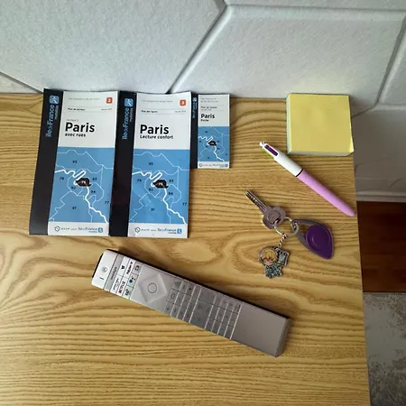 Guest In A Shared - Metro 7 And Tramway T3a *