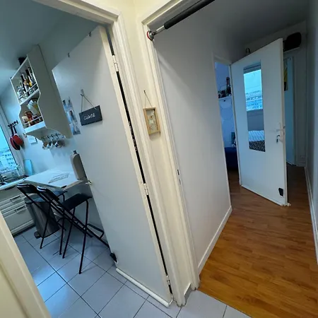 Guest In A Shared - Metro 7 And Tramway T3a