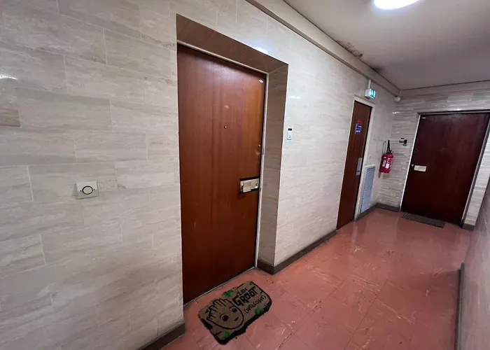 招待所 Guest In A Shared - Metro 7 And Tramway T3a