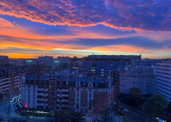 Guest In A Shared - Metro 7 And Tramway T3a